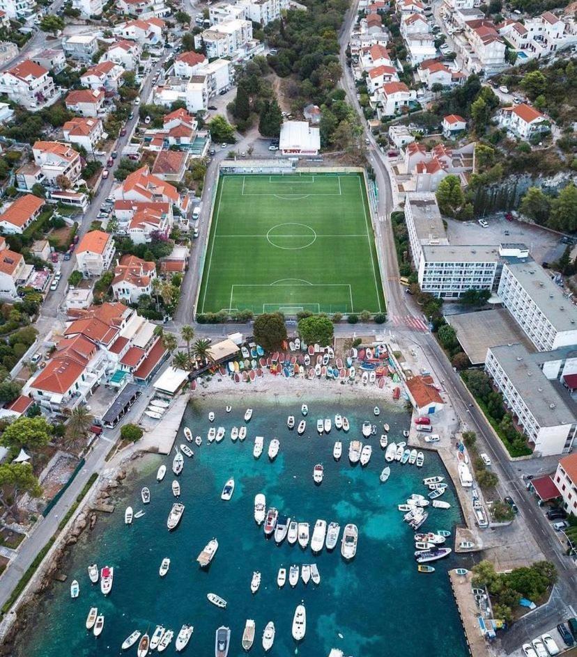 Sunny Elza 2 Hvar Town