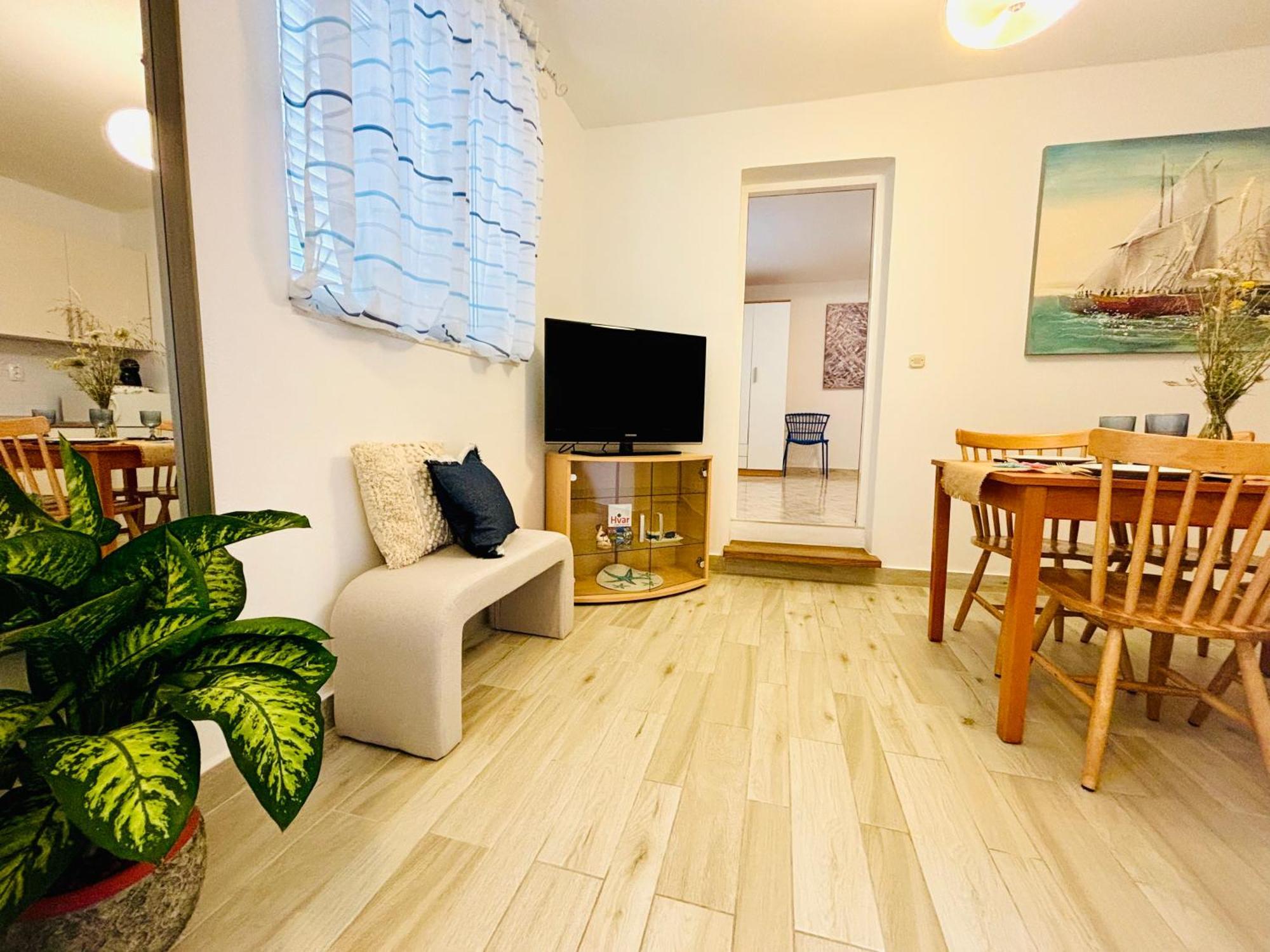 Apartment Sunny Elza 2 *